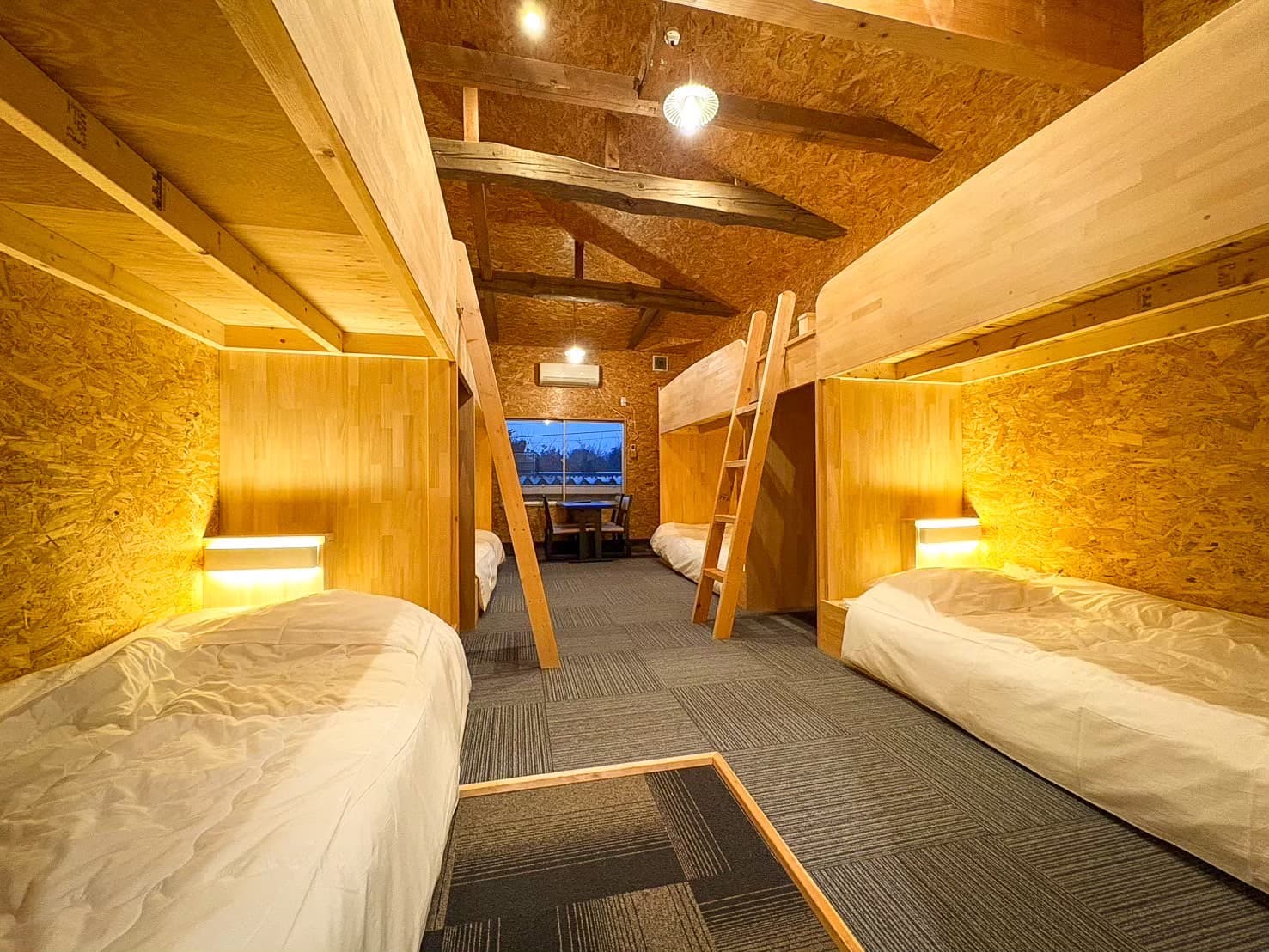 rooms.roomTitle